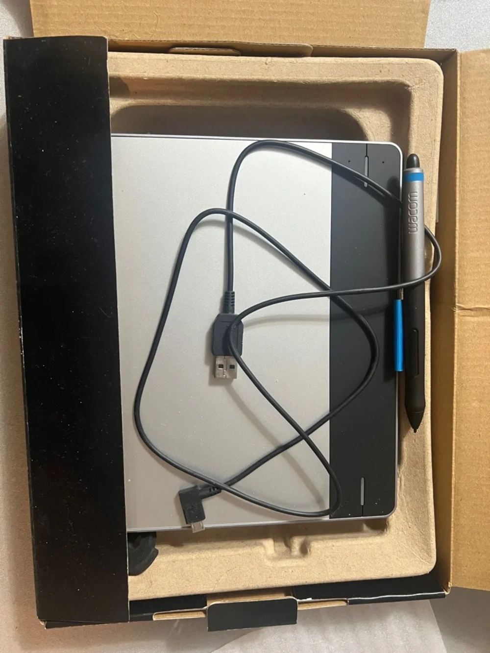 Wacom Intuos Creative Pen & Touch Tablet - White